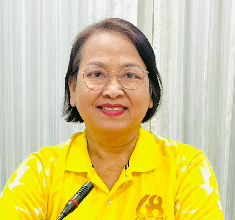 นางสาวเพชรไทย เย็นแย้ม